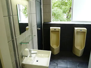 神戸市中央区　テナントビルトイレ改装工事　その１